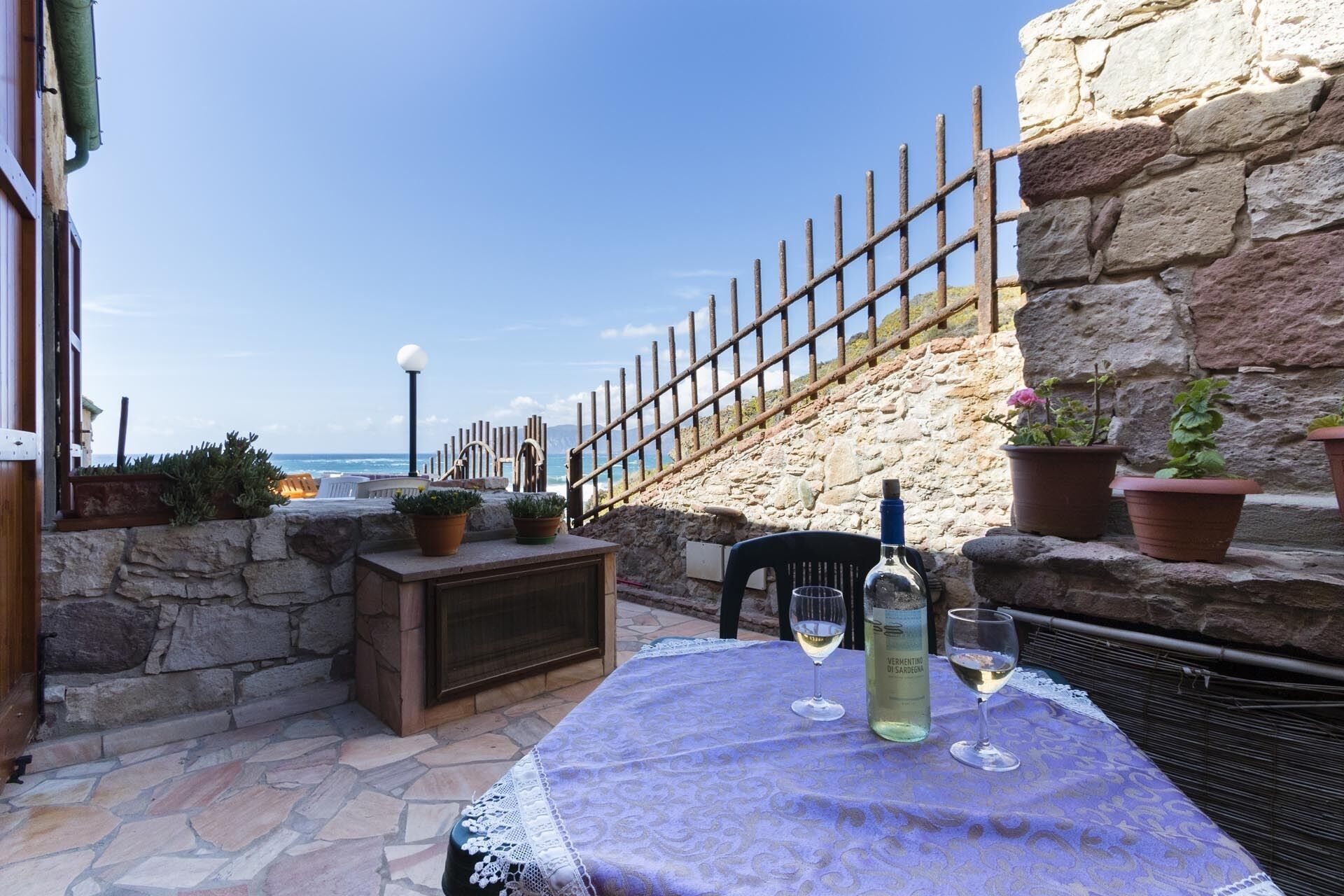 Beautiful apartment in the trap on the beach