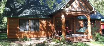 Cozy, Family Friendly Log Cabin Close To Everything!