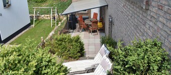 stille 82 kvm lejlighed med sauna, gulvvarme og stor terrasse i Eifel