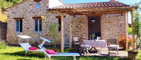 屋外ダイニングエリア