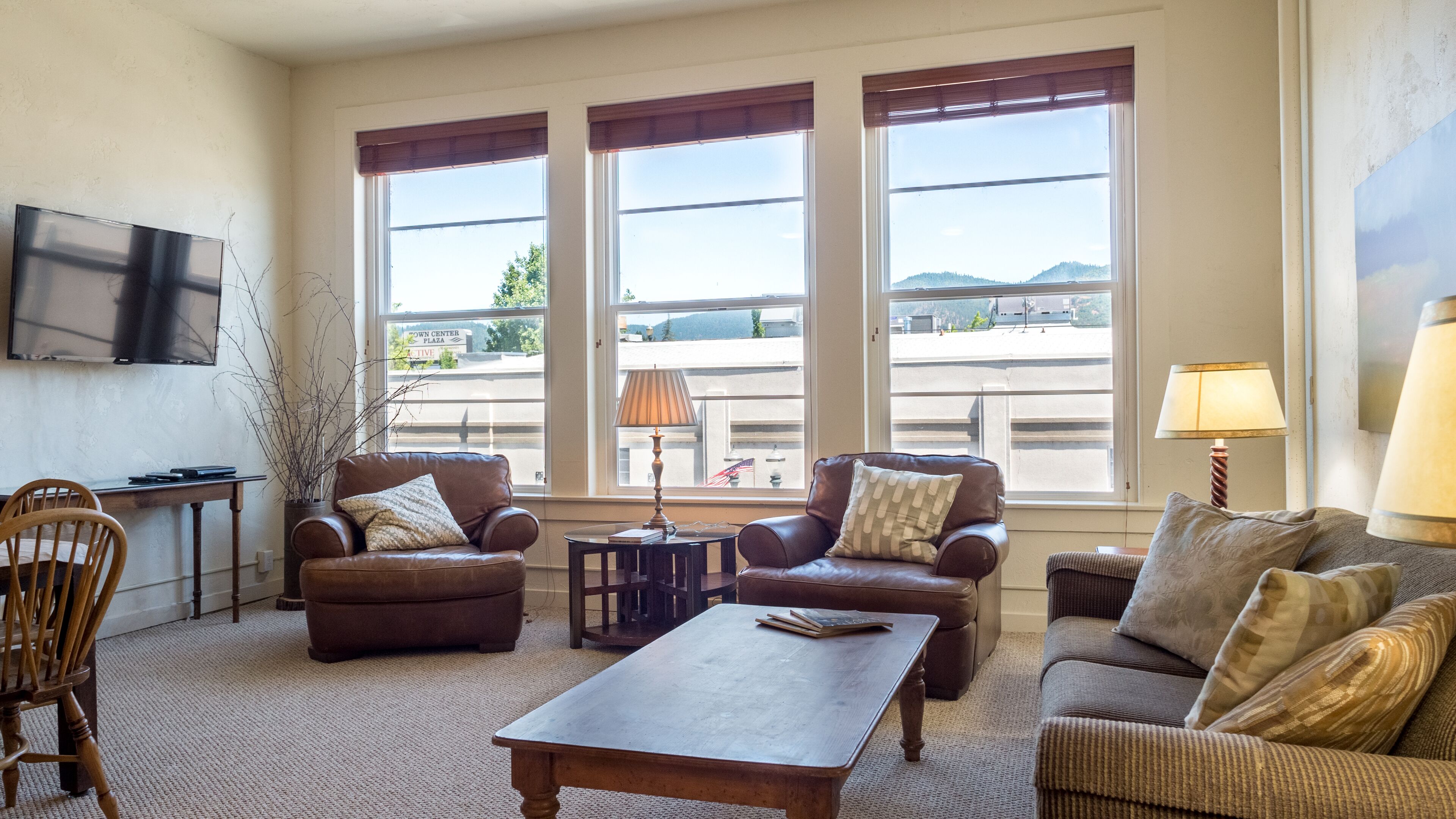 2Bd Loft in Historic Grants Pass # 115