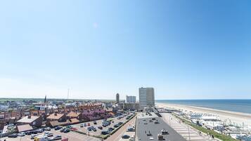 Parkeerplaatsen op het terrein