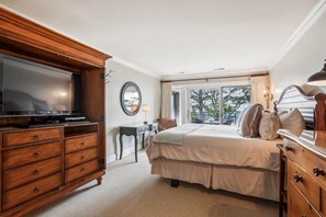 2 bedrooms, iron/ironing board, internet, bed sheets