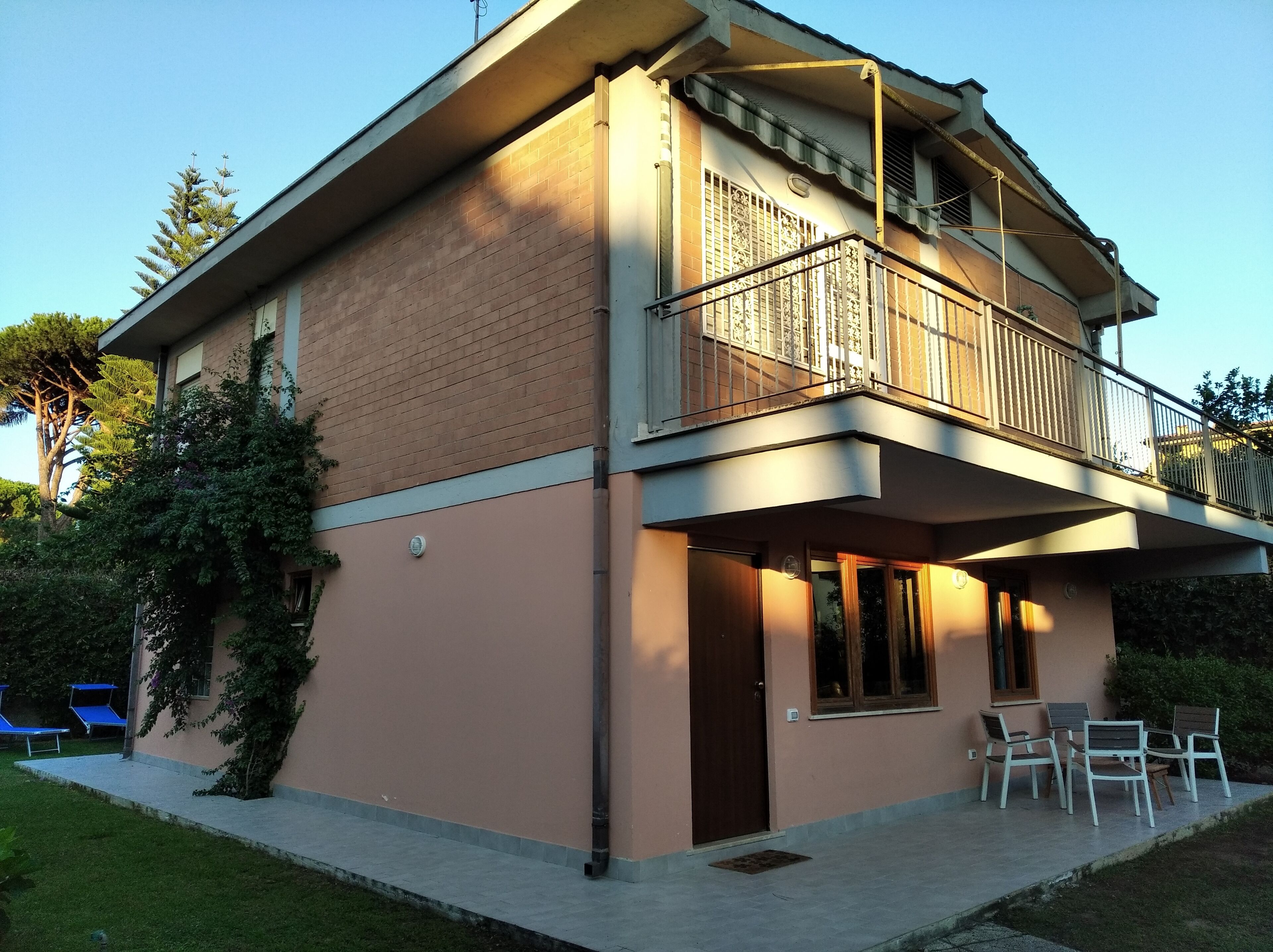 Single/Double-family villa