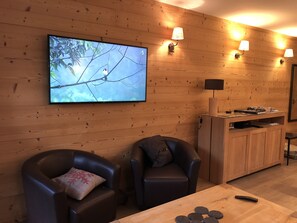 Interior - 4 * apt at the foot of the slopes (2150m), 2 balconies, 2 TVs, bedroom and bathroom speakers (Tignes)