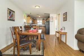 Dining - Laid-Back Beach Vibes, 4 Decks! (Surfside Beach)