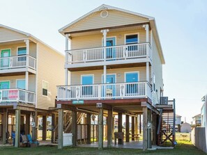 Exterior - Laid-Back Beach Vibes, 4 Decks! (Surfside Beach)
