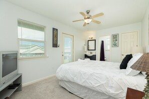 3 bedrooms, laptop workspace, iron/ironing board, WiFi - Laid-Back Beach Vibes, 4 Decks! (Surfside Beach)