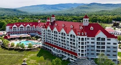 River Walk Resort at Loon studio, kitchenette, balcony, mount, river view, 5 fl