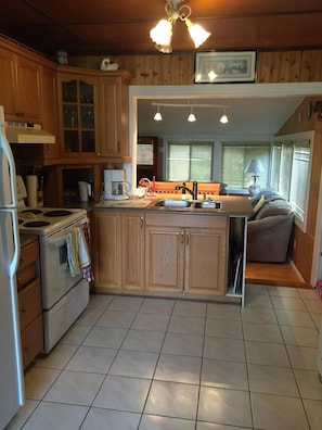 Private kitchen - Kawartha's Home/Cottage on Buckhorn Lake (Ennismore)