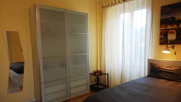 2 Schlafzimmer, BĂŒgeleisen/BĂŒgelbrett, WLAN, BettwĂ€sche