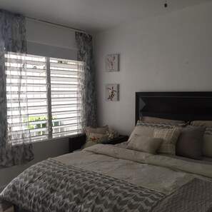 1 soverom, internettilgang og sengetøy