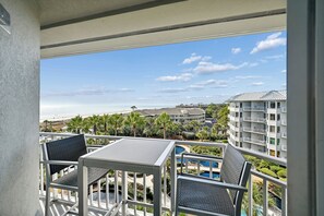 Outdoor dining - 2508 SeaCrest ~ Ocean Front Resort with Pool and Beach Views! (Hilton Head Island)