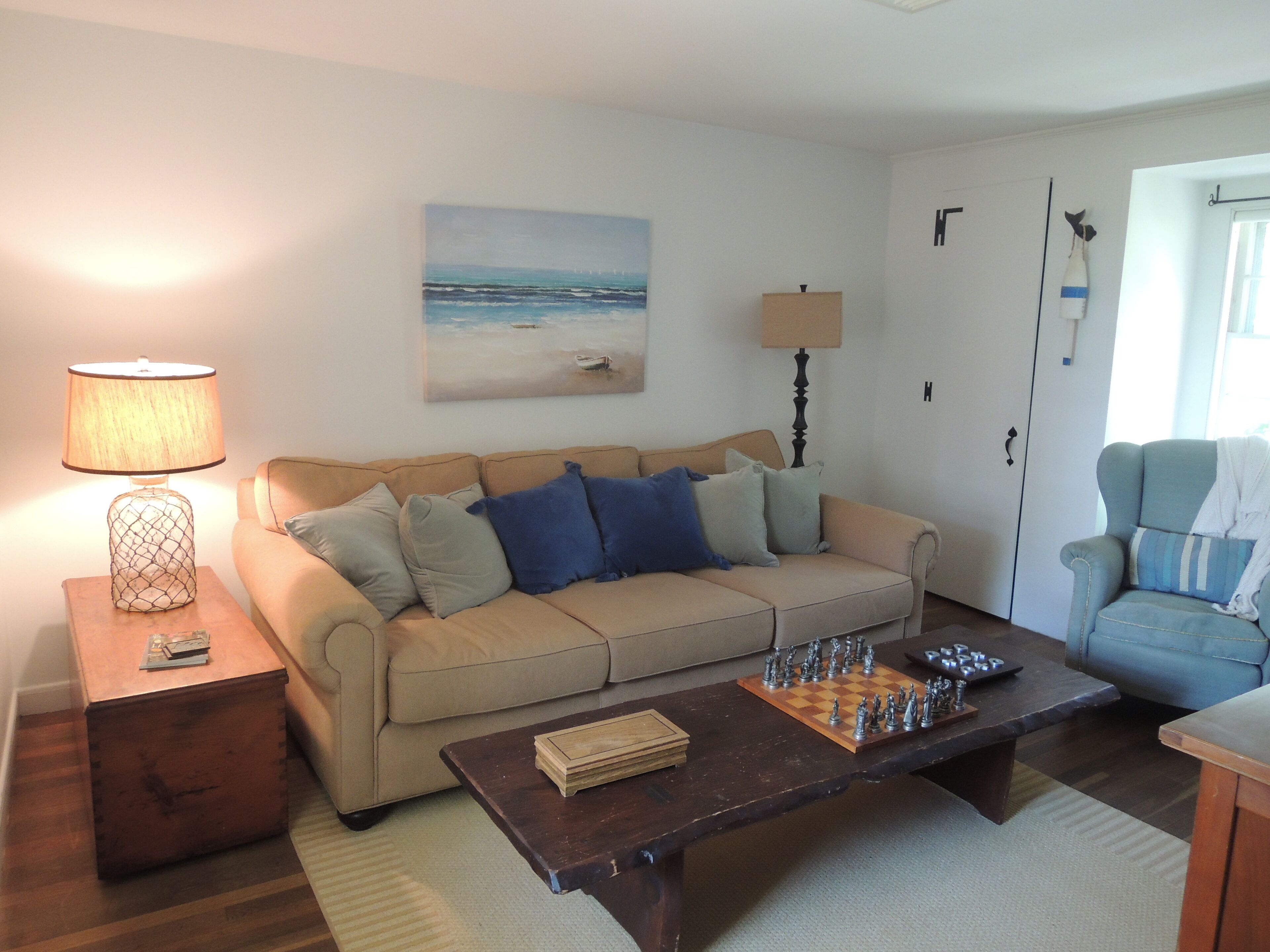 
Enjoy the Sunset Over Salt Pond. Walk to Beach. Pets welcome. Kayaks/SUP/Bikes