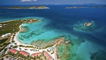 Am Strand, Liegestühle, Strandtücher