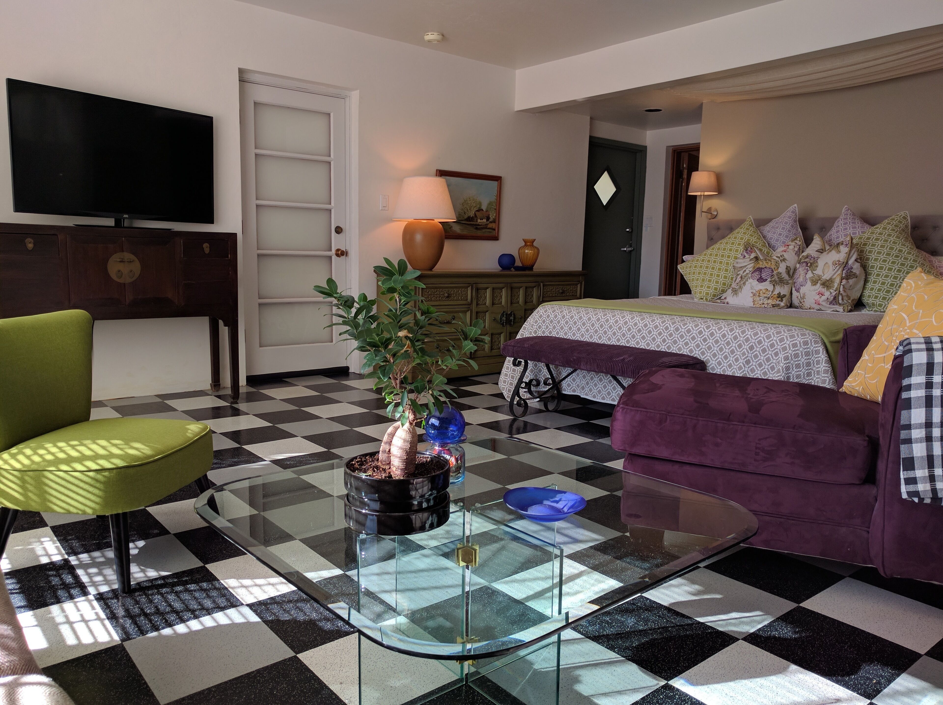 COMFORTABLE MIDTOWN APARTMENT IN PRIVATE HOME