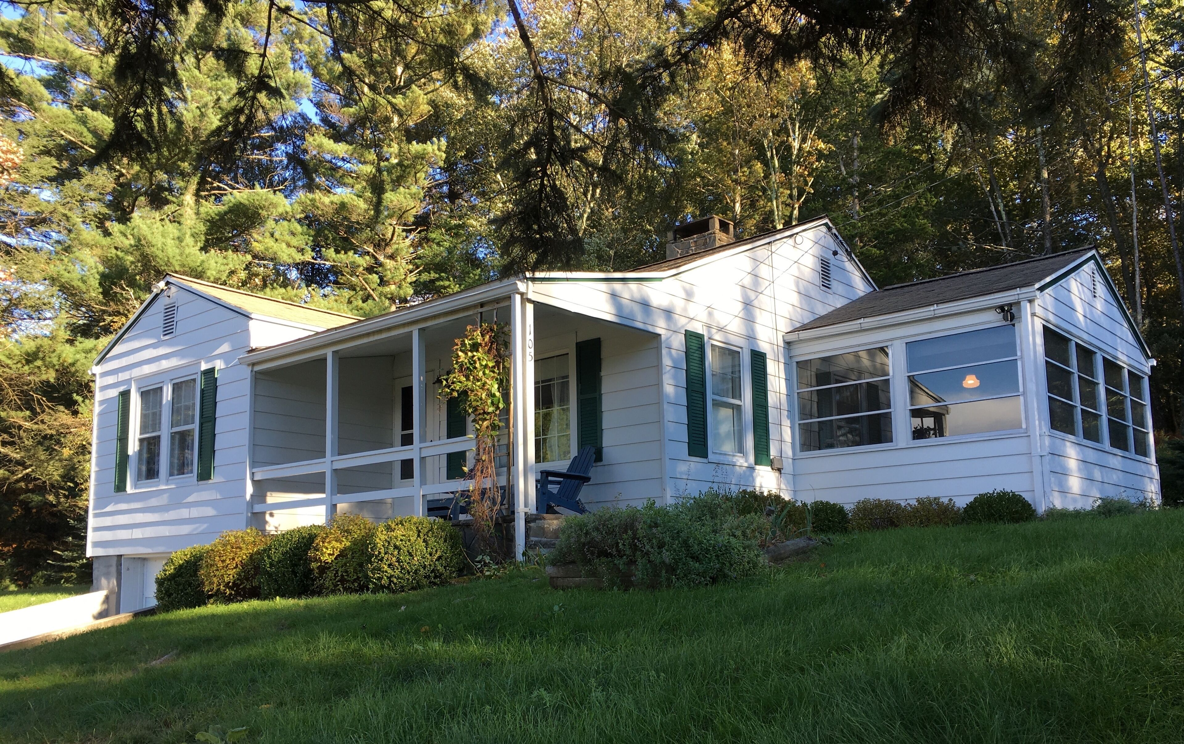 Classic Cottage with Beauitiful Catskill View
    