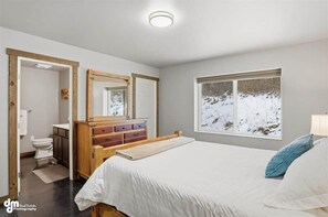 3 bedrooms, iron/ironing board, WiFi