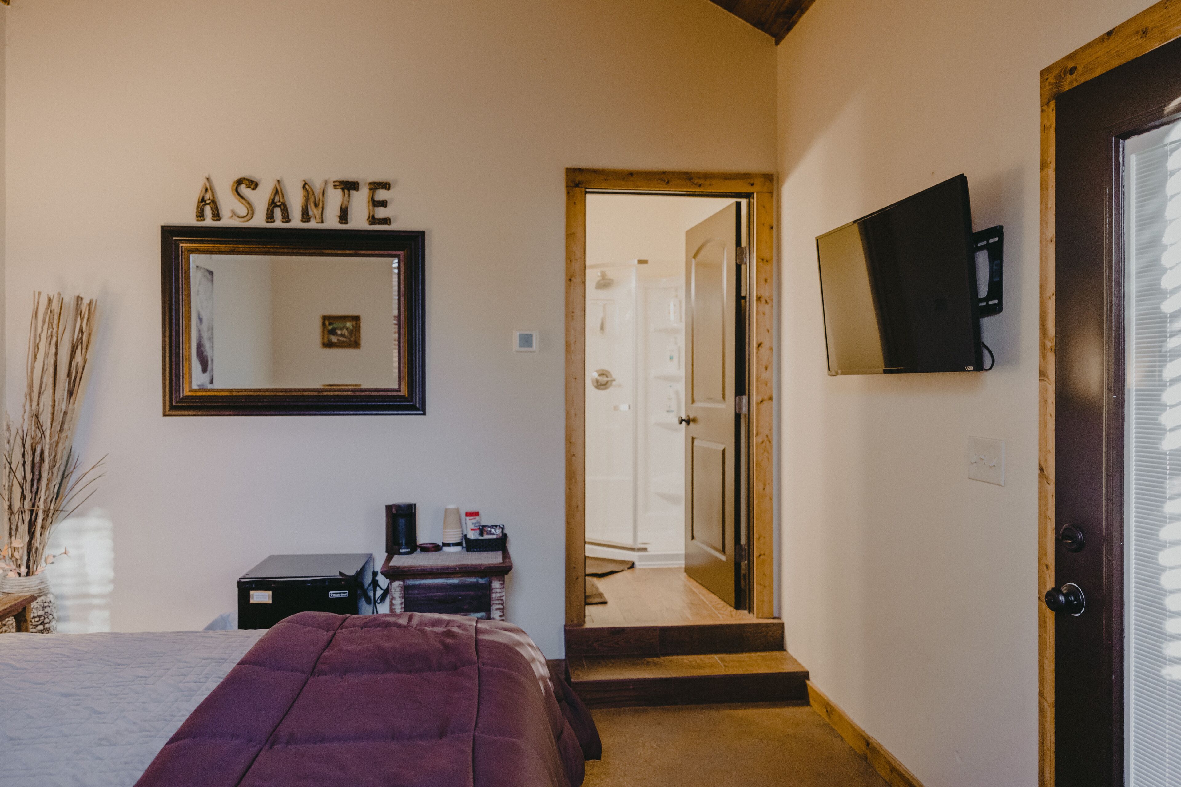Vaquero Room - Estable Building - Asante Lodging & Events