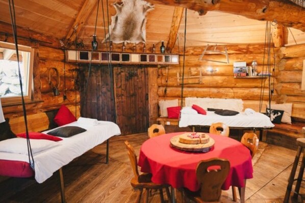 1 soverom, strykejern/-brett, reiseseng for barn og wi-fi (inkludert)