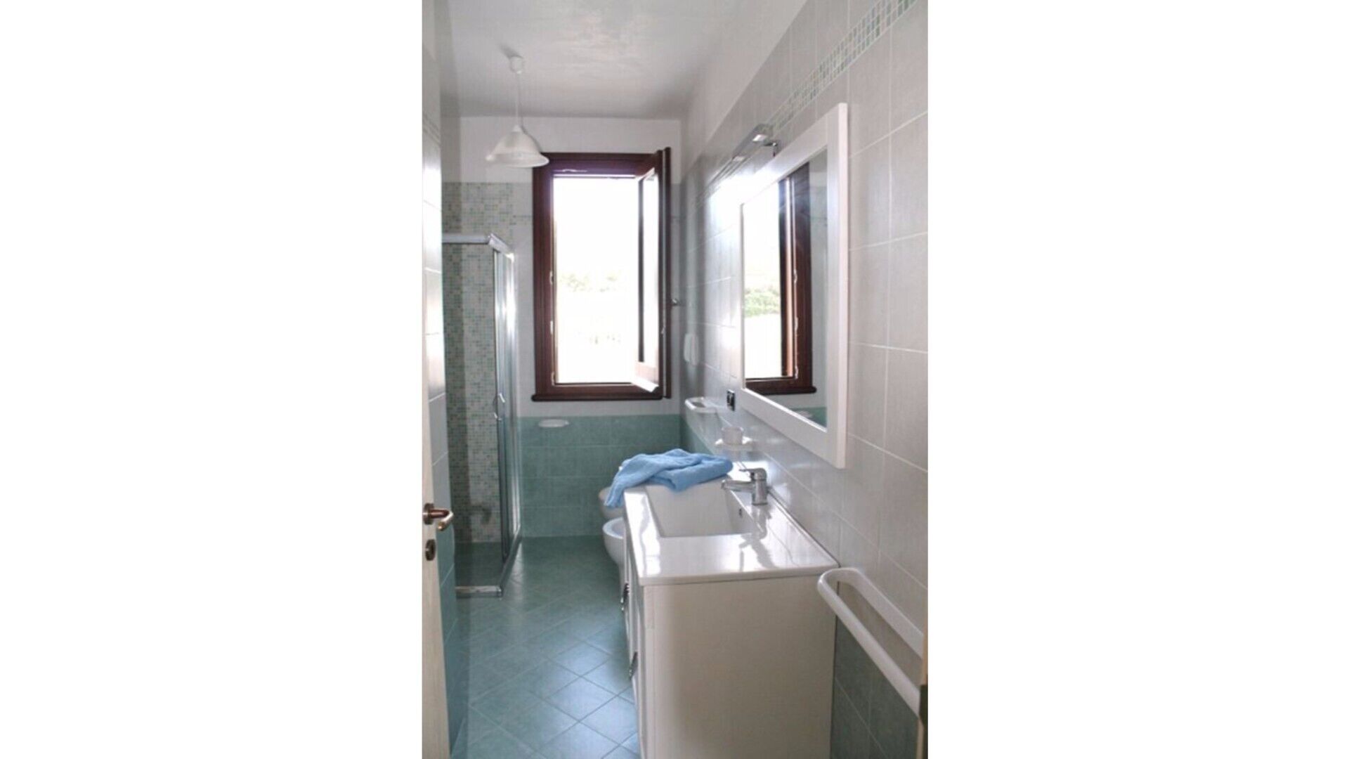 APARTMENTS 400 meters from the sea with a panoramic view. 1st floor via Giotto