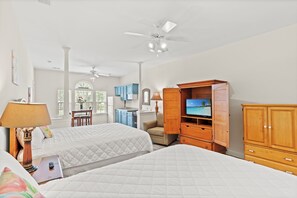 2 bedrooms, free WiFi, bed sheets - Newly Updated Villa w/ Golf Views -Sunset Beach (Sunset Beach)