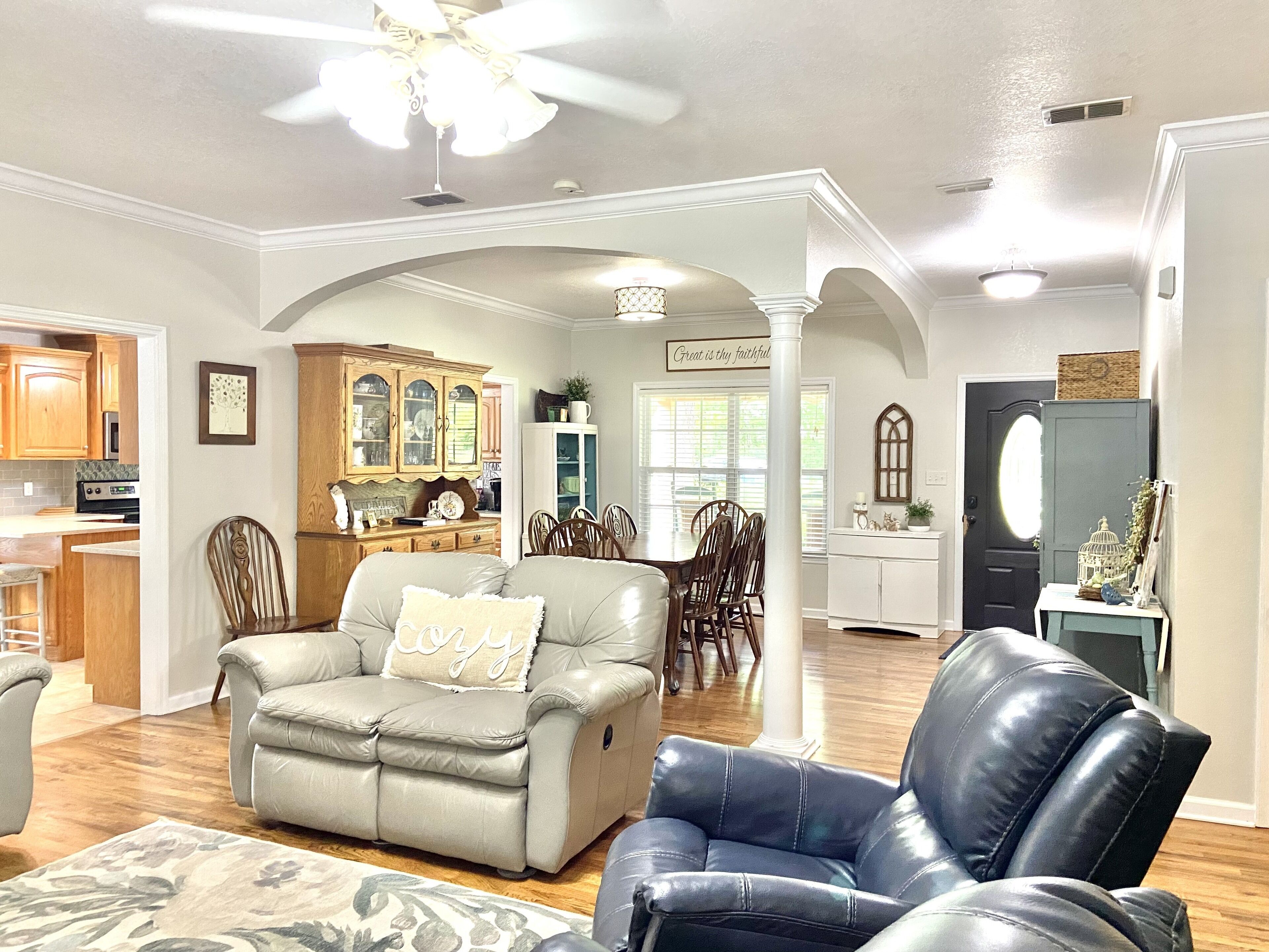 5 BR Clean and Comfortable Ranch Style Home