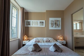 2 bedrooms, iron/ironing board, bed sheets