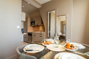Dining - Les Mouailleries on the ground floor 2 bedrooms 2 bathrooms (Honfleur)