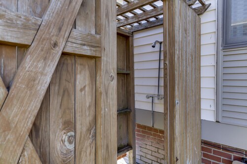 Oceanside Condo, 4 Bedrooms + Convertible bed(s), 3 Baths, (Sleeps 10)