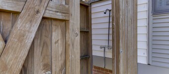 Oceanside Condo, 4 Bedrooms + Convertible bed(s), 3 Baths, (Sleeps 10)