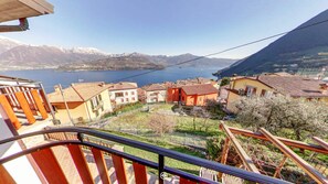 Property grounds - La Magotina - Iseo lake panoramic view - C.I.N. IT016211C2GB47Q3JQ (Tavernola Bergamasca)