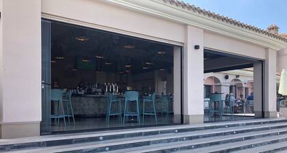 App, 2 bedroom 2 terraces, Swimming pool + Parking