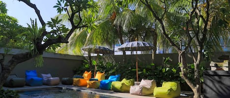 Outdoor pool, pool loungers