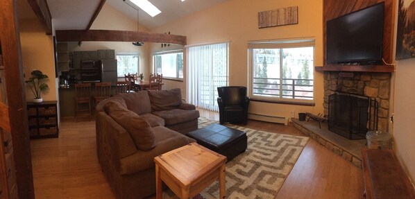 Smart TV, fireplace, DVD player, table football