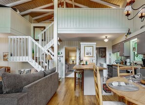 Interior - Red Rooster Cottage - Cozy home with Fenced Yard, Screened Porch, and 2 Firepits (Highlands)