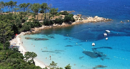 Cabaña 2-3 personas con piscina, cerca del porticcio, magnifica vista al mar