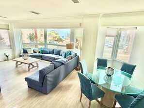 Smart-TV, Kamin, DVD-Player