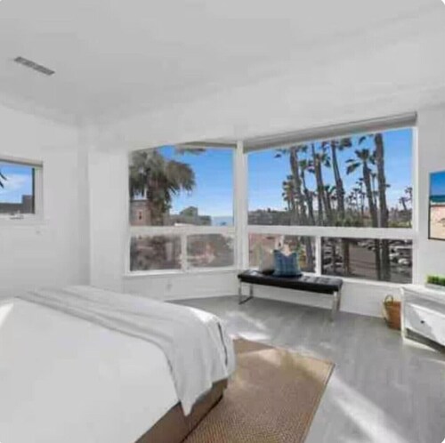 Spacious Ocean View House w/ Beach View Roof Deck
