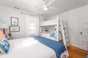 4 bedrooms, iron/ironing board, free WiFi, bed sheets