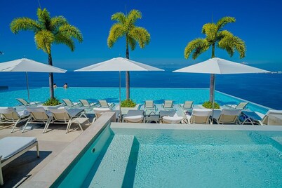 Oceanview Luxury Condo at Indah with Rooftop Infinity Pool & Private Restaurant