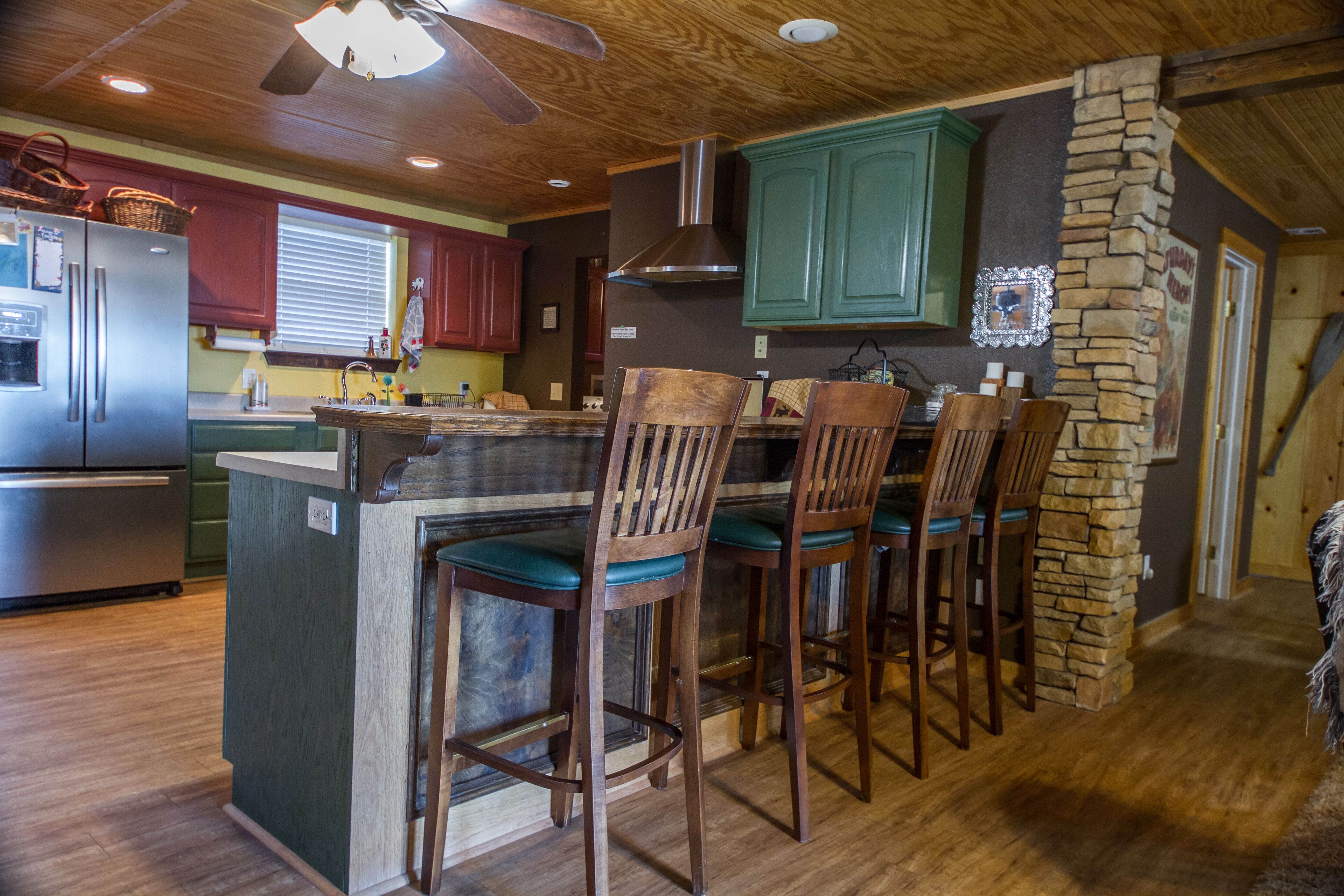 LAKE FRONT Property; Secluded & Private; Sleeps 16; Located 30 miles from OKC