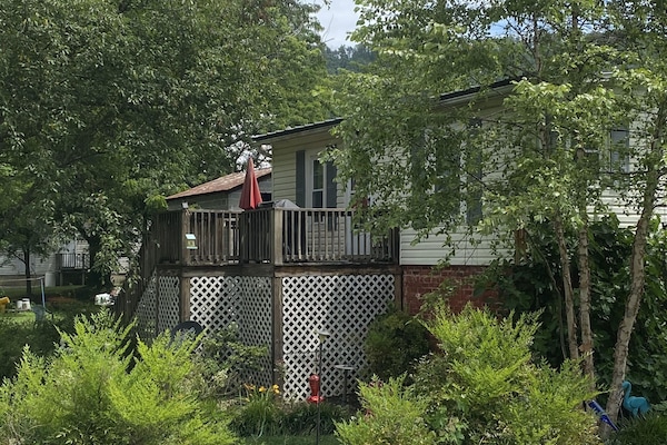 Tina de hidromasaje al aire libre