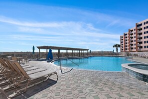 A heated pool - SUNRISE GULF VIEW/BEACH FRONT UNIT! ENJOY 1 FREE BEACH CHAIR SETUP UP EACH DAY! (Destin)