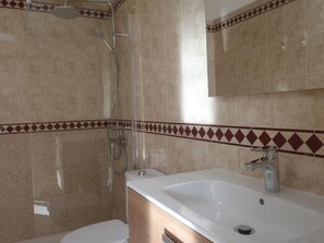 تجهيزات دش، مجففات شعر، مناشف