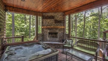 Bain à remous intérieur
