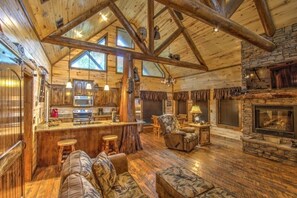 Smart TV, fireplace, DVD player, stereo