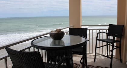 Direct Oceanfront Corner Condo-10 ft to Beach- Fabulous Views -Heated Pool
