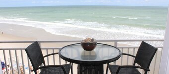 Fabulous Oceanfront Corner Condo - verwarmd zwembad - Ocean View Gym-10 voet naar het strand