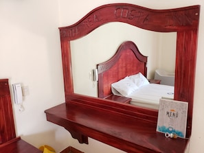Zimmer, 1 Doppelbett, Nichtraucher | Verdunkelungsvorhänge, Zustellbetten, kostenloses WLAN, Bettwäsche